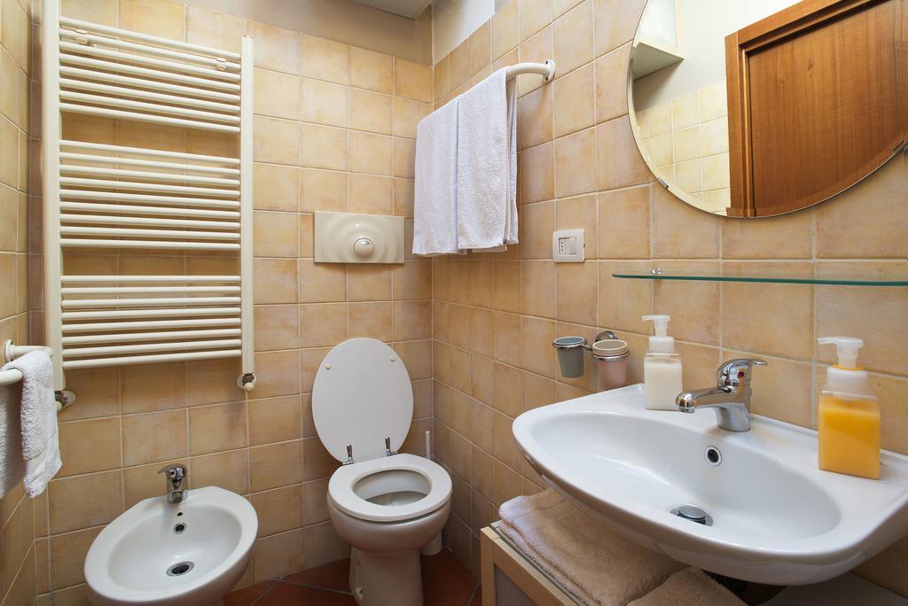 Skyline In Citta Studi A 1 Minuto Dal Metro Con Terrazzo Wi-fi E Netflix Appartement Milan